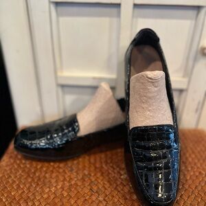 Clarks Glossy Black Crocodile Pattern Loafers
